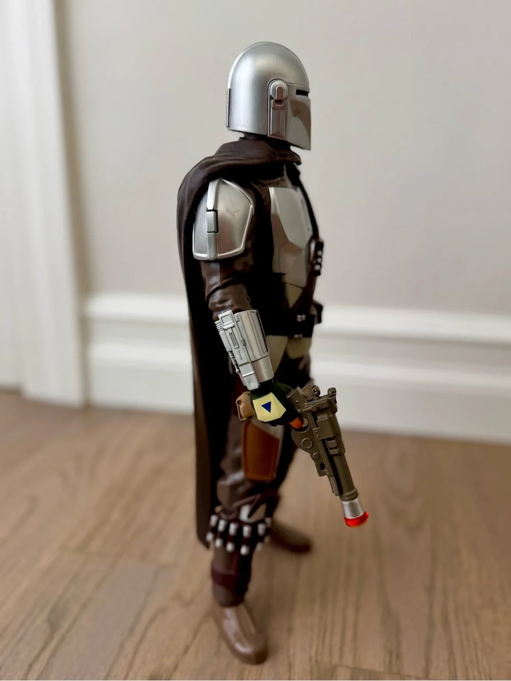 Star Wars - The Mandalorian talking Action 15” Figure